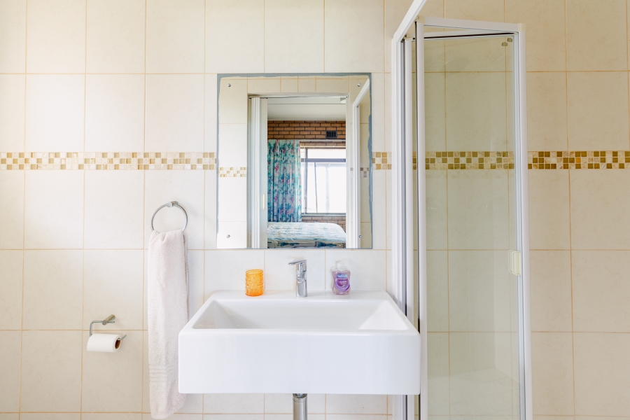 3 Bedroom Property for Sale in Van Riebeeckstrand Western Cape